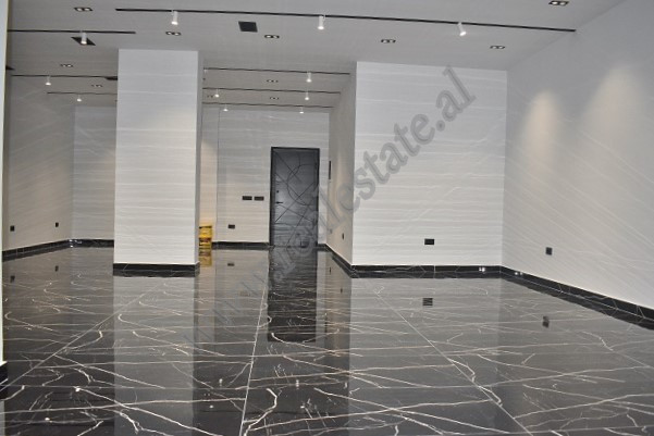 Office space for rent on Don Bosco street in Tirana.
The office is positioned on the 2nd floor of a